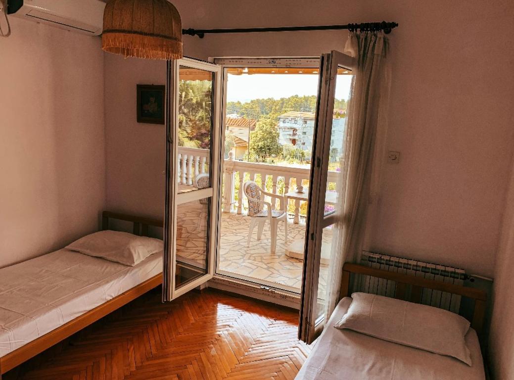 Peaceful, Cosy Tivat Guesthouse Eksteriør bilde