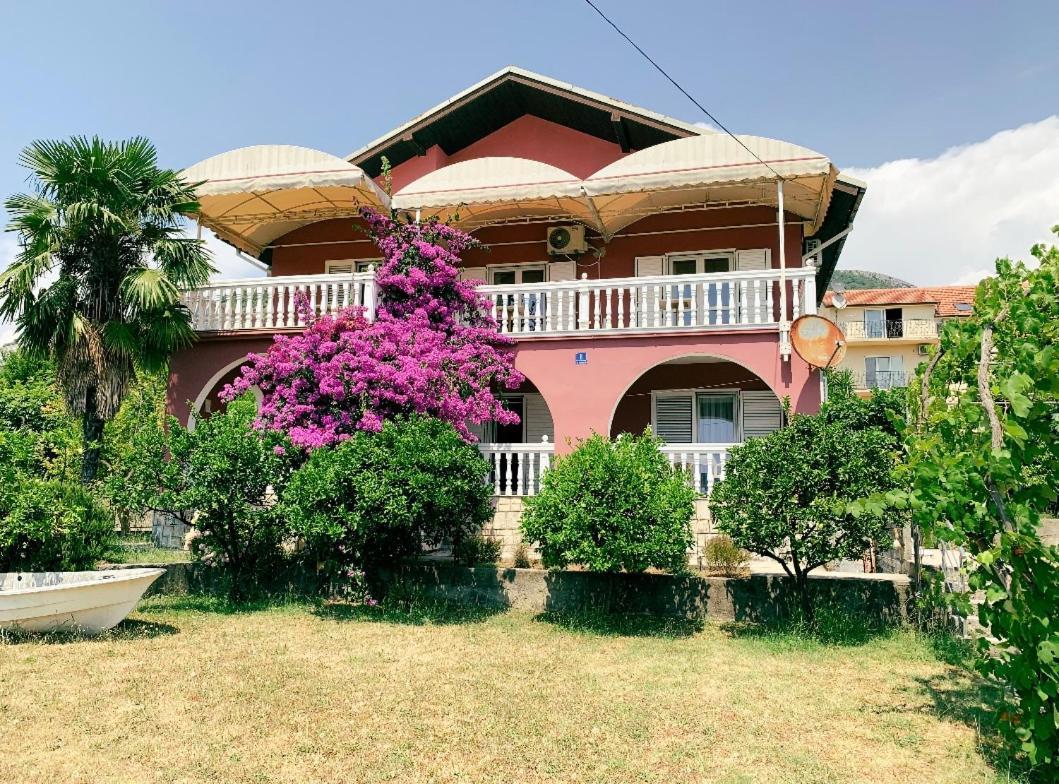 Peaceful, Cosy Tivat Guesthouse Eksteriør bilde