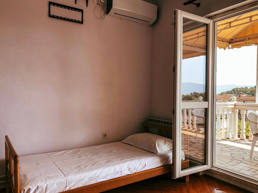 Peaceful, Cosy Tivat Guesthouse Eksteriør bilde