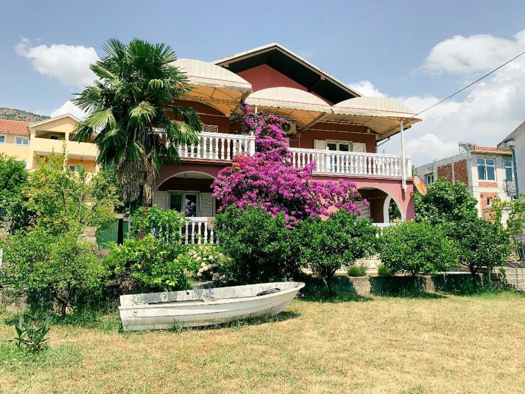Peaceful, Cosy Tivat Guesthouse Eksteriør bilde
