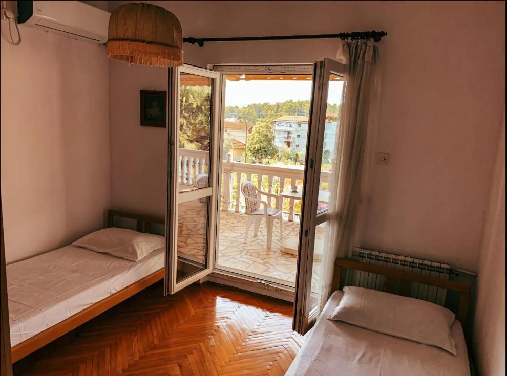 Peaceful, Cosy Tivat Guesthouse Eksteriør bilde