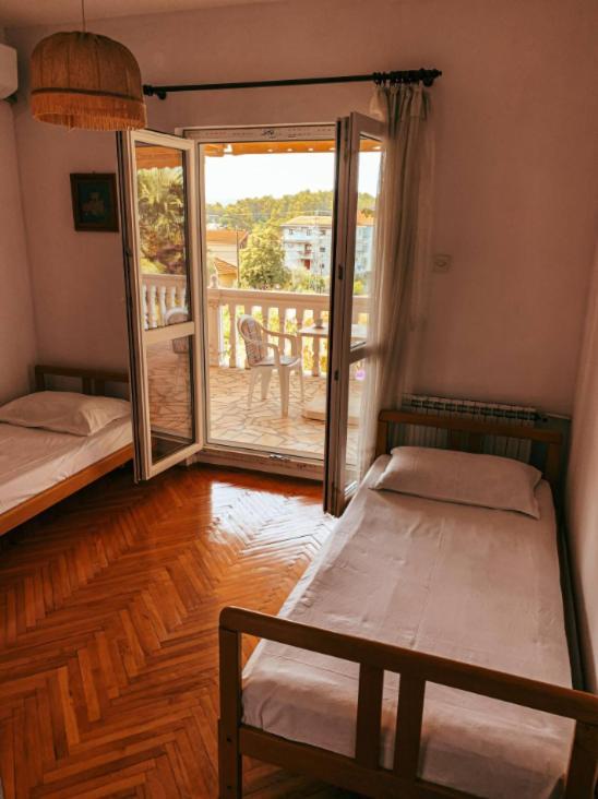 Peaceful, Cosy Tivat Guesthouse Eksteriør bilde